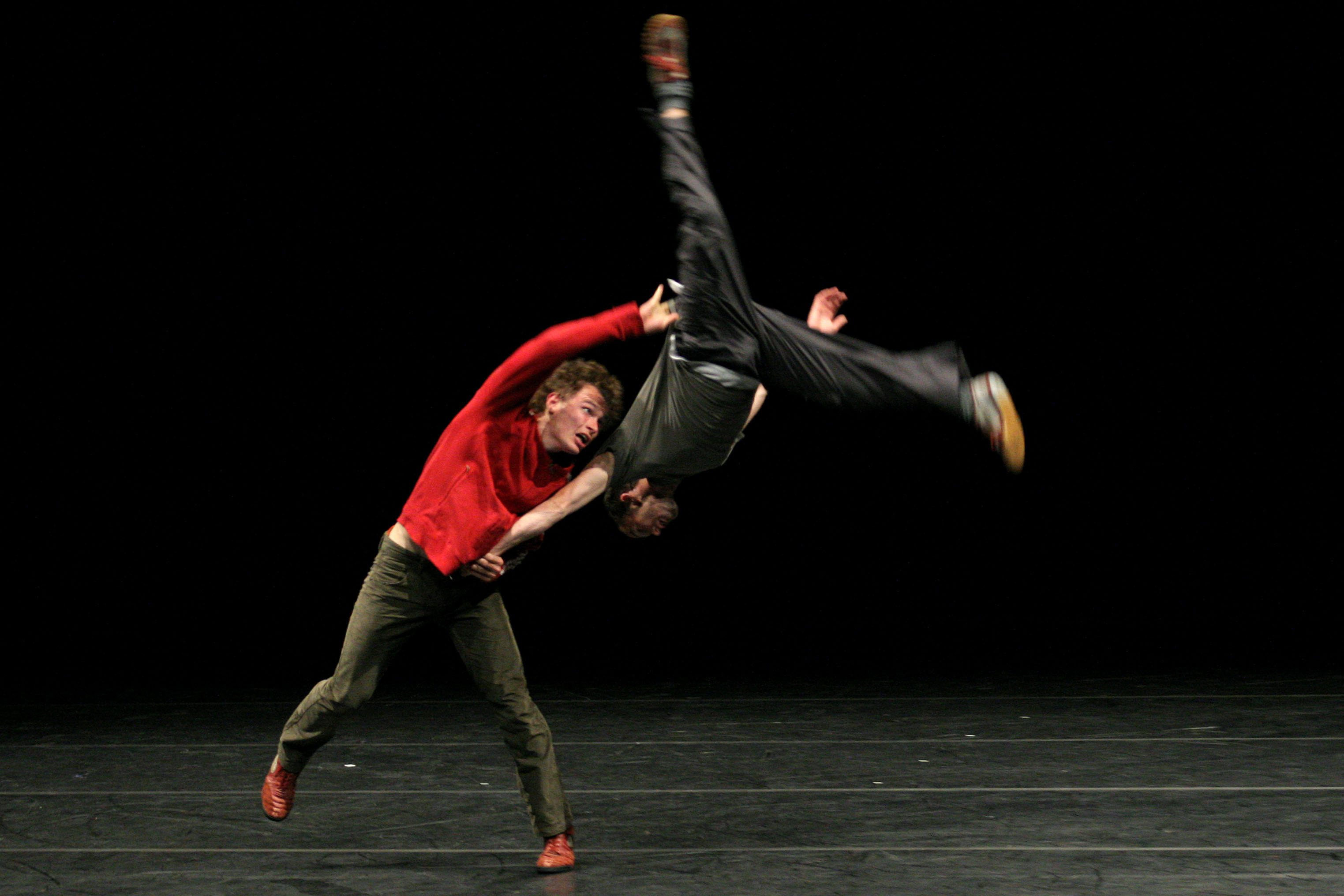 Roma, Auditorium Parco della Musica 02 09 2007METAMORFOSI - Festival di confine tra teatro e circo.Inaugurazione - maratona forme brevi.Nella foto: Compagnia Un loup pour l'homme -Canada/Francia: 'Appris par corps' di e con Frederic Arsenault e Alexandre Sray.©Riccardo Musacchio & Flavio Ianniello *******************************************************NB la presente foto puo' essere utilizzata esclusivamente per l' avvenimento in oggetto o per pubblicazioni riguardanti la Fondazione Musica per Roma******************************************************** 