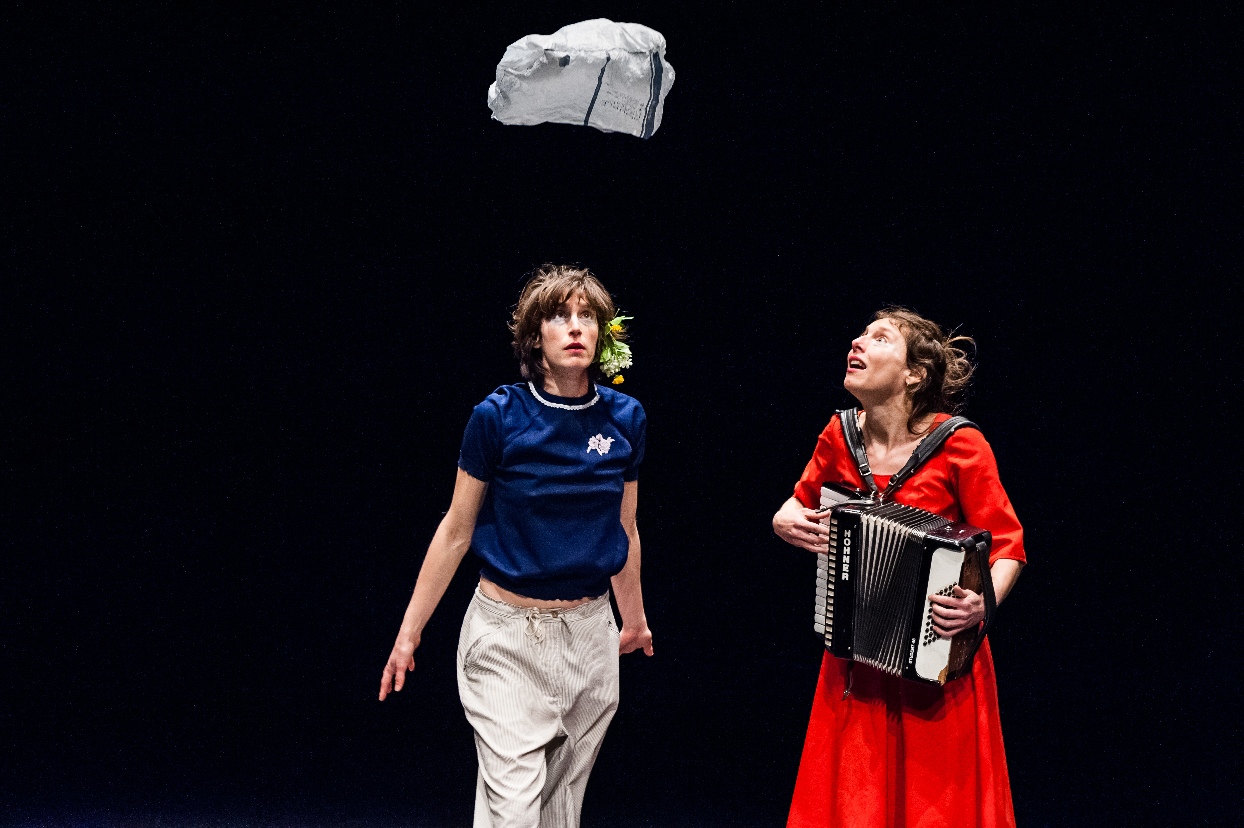 La Cie Boca Abierta avec Anne KAEMPF et Lior SHOOV, lauréats de Circus Next et Jeune talents cirque Europe, présentent les étapes de travail de leur projet de spectacle, 